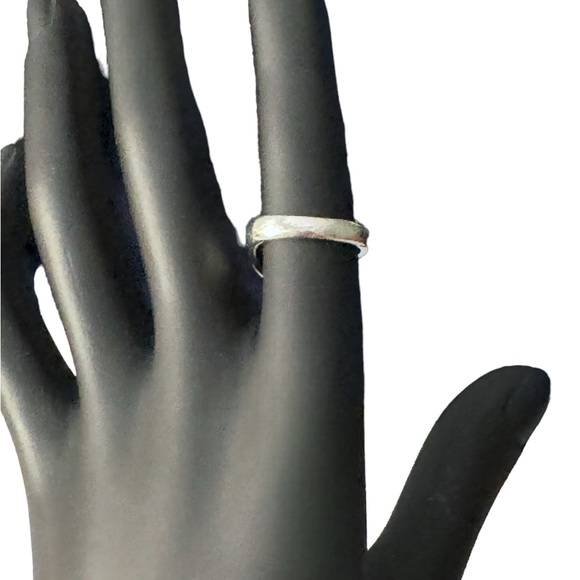 Retired James Avery Cadena Knot Sterling Silver Ring - Picture 5 of 9